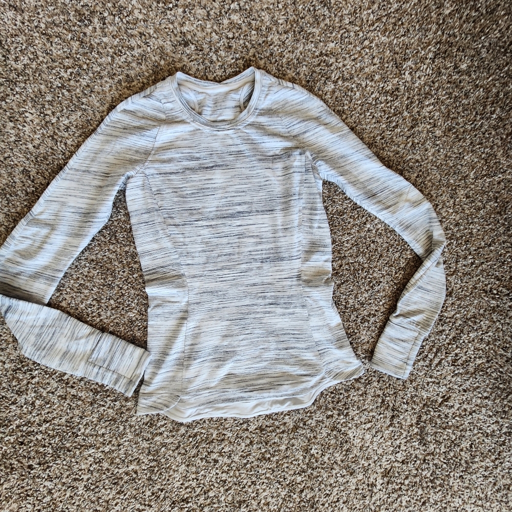 Lululemon Women's Gray And White Heather Long Sleeve Top